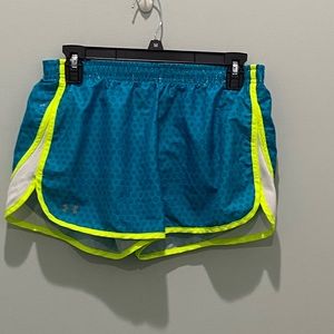 womens medium under armor shorts
